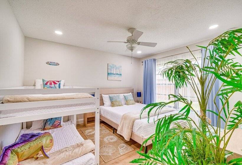 Lakefront Yalaha Home W/ Private Dock!