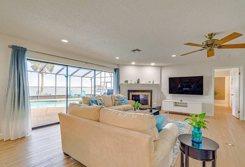 Lakefront Yalaha Home W/ Private Dock!