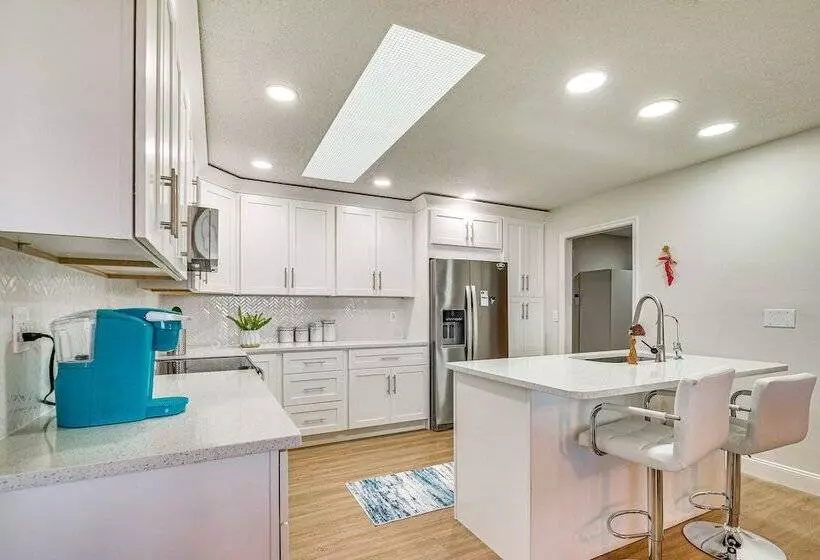 Lakefront Yalaha Home W/ Private Dock!