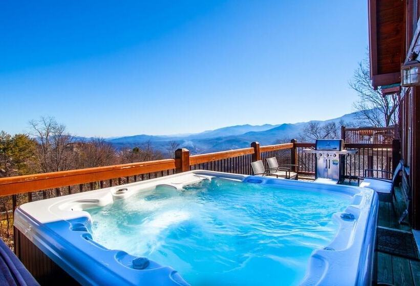Little Cub Retreat   Private Hot Tub & Indoor Pool