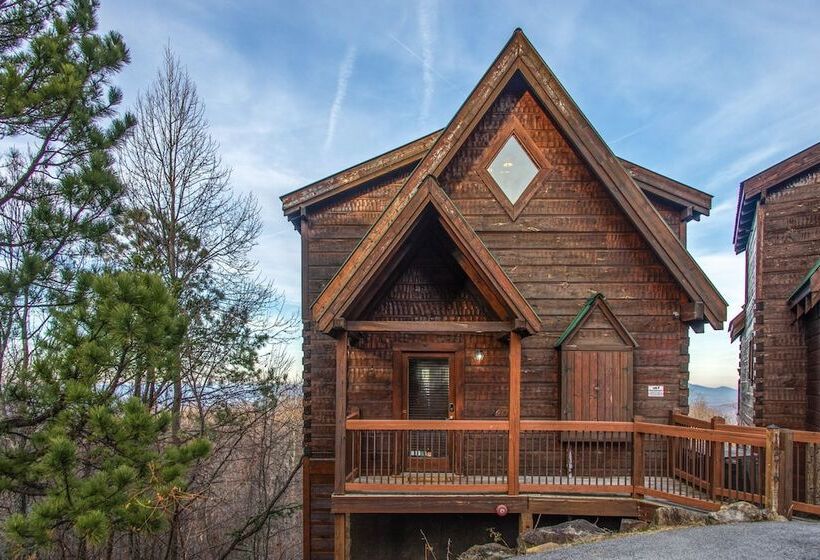 Little Cub Retreat   Private Hot Tub & Indoor Pool