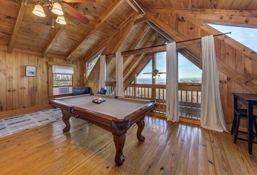 Little Cub Retreat   Private Hot Tub & Indoor Pool