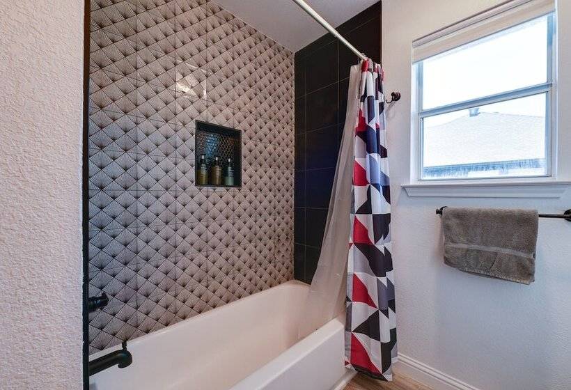 Little Elm Pearl, Near Park & Lewisville Lake!