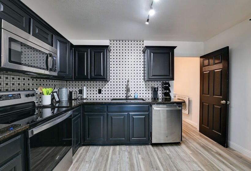 Little Elm Pearl, Near Park & Lewisville Lake!