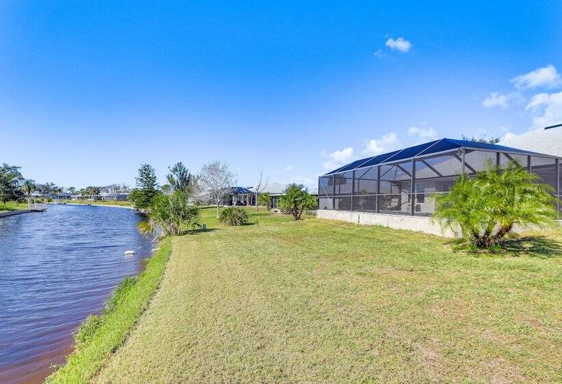 Modern Canalfront Home In Rotonda West W/ Lanai!