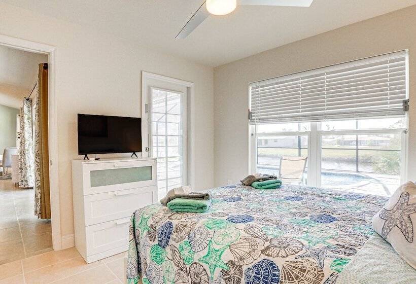 Modern Canalfront Home In Rotonda West W/ Lanai!