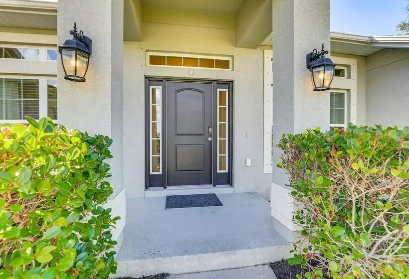 Modern Canalfront Home In Rotonda West W/ Lanai!