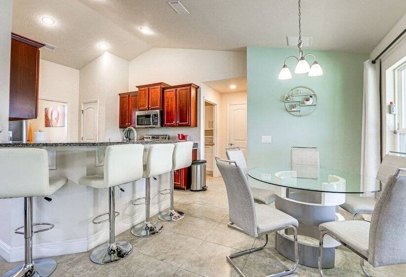 Modern Canalfront Home In Rotonda West W/ Lanai!