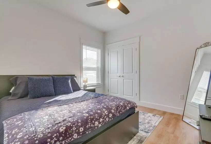 Modern Gulf Breeze Home W/ Patio: 13 Mi To Beach!