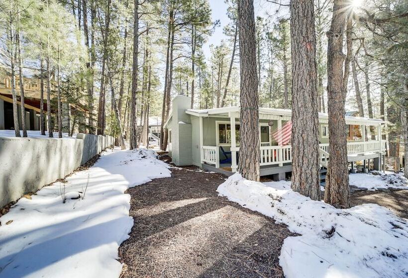 Modern Munds Park Retreat W/ Deck & Fire Pit!