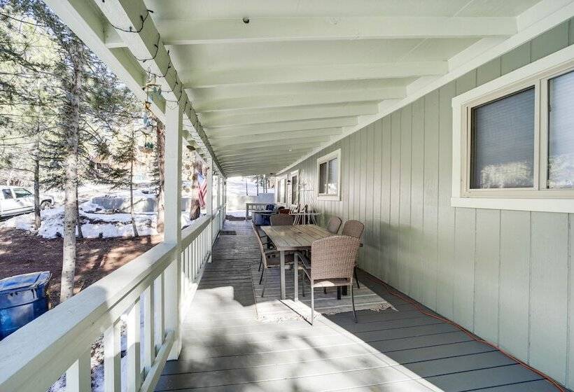 Modern Munds Park Retreat W/ Deck & Fire Pit!