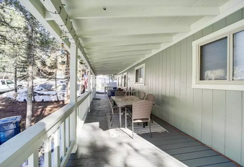 Modern Munds Park Retreat W/ Deck & Fire Pit!