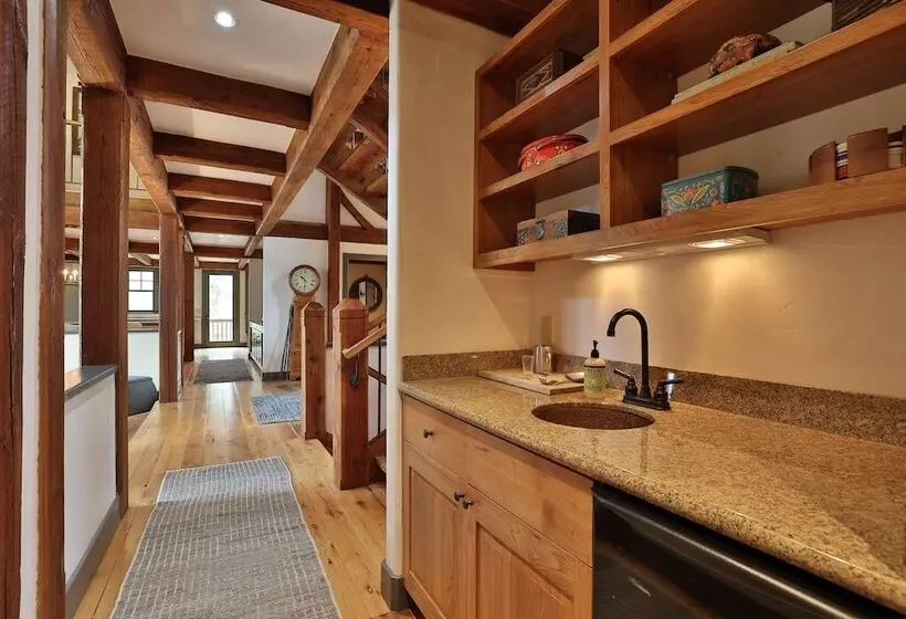 Mountain Village Marvel W/ Hot Tub & Home Gym!