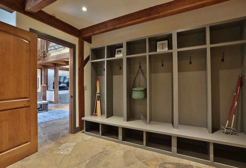 Mountain Village Marvel W/ Hot Tub & Home Gym!