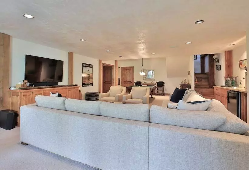 Mountain Village Marvel W/ Hot Tub & Home Gym!