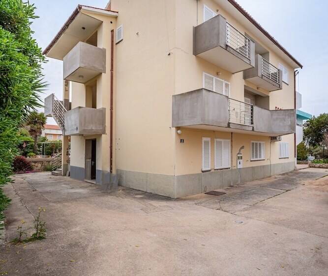 پانسیون Room In Guest Room   Cozy Room Near Beach D