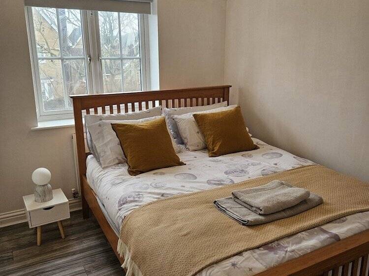 住所 Impeccable 2 Bed House In Basildon