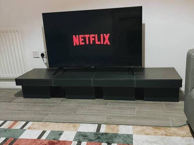 레지던스 Stunning 3 Bed House In Oldbury