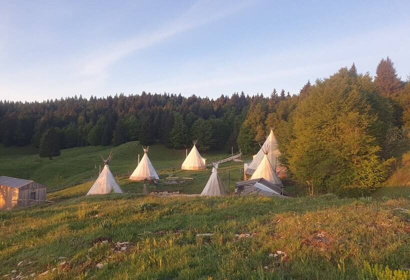 Village Tipi