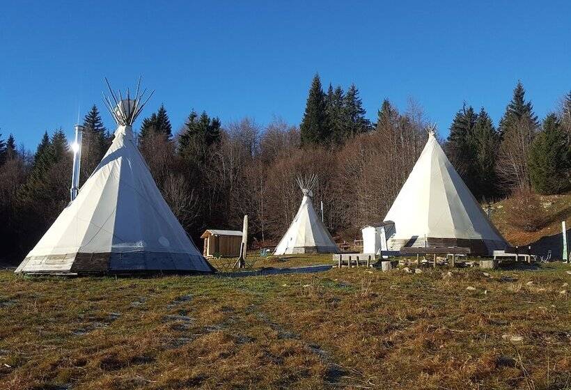 Village Tipi
