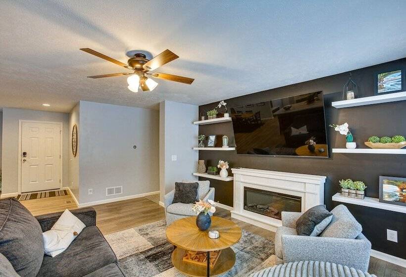 Wellston Home W/ Private Hot Tub + Fire Pit!