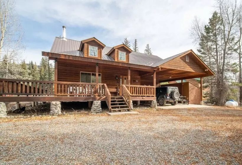 Bear Paw Lodge & Vacation Homes