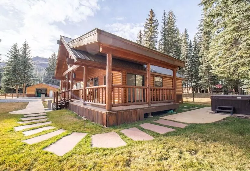 Bear Paw Lodge & Vacation Homes