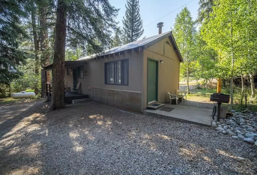 Bear Paw Lodge & Vacation Homes