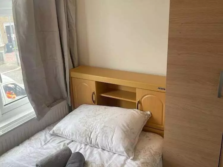 Hotelli Rahal Ilford