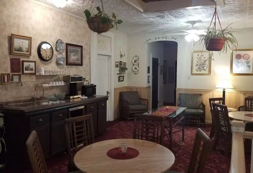 Hotelli Historic Palace