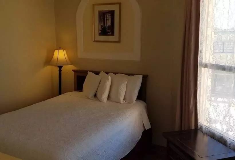 Hotelli Historic Palace