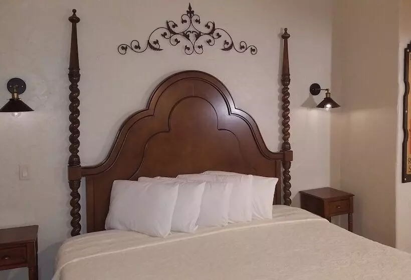 Hotelli Historic Palace