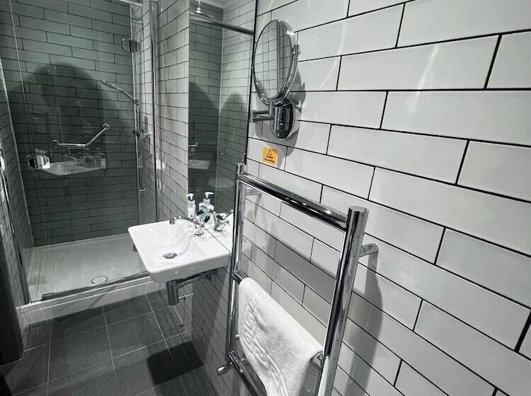 The New Hobbit Hotel Rooms