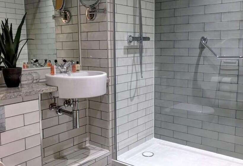 The New Hobbit Hotel Rooms