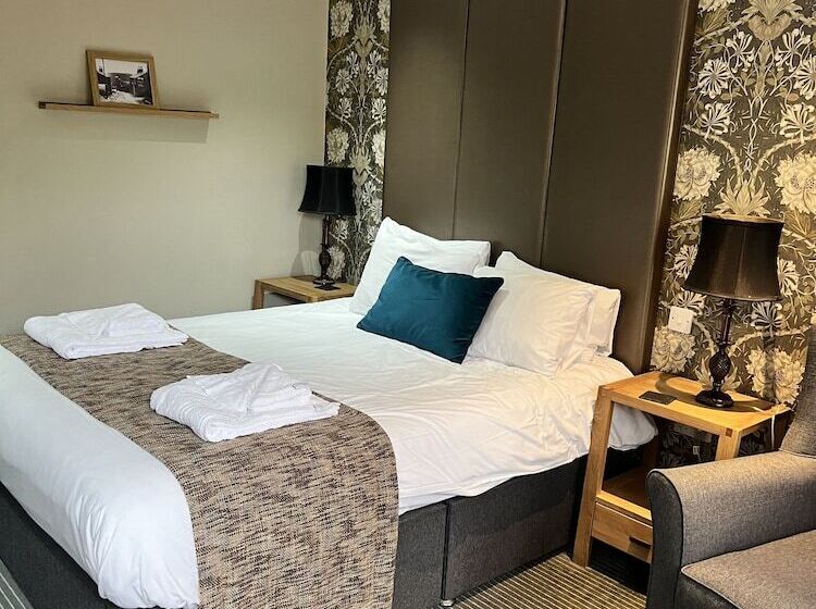 The New Hobbit Hotel Rooms