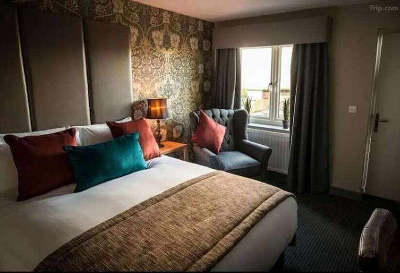 The New Hobbit Hotel Rooms