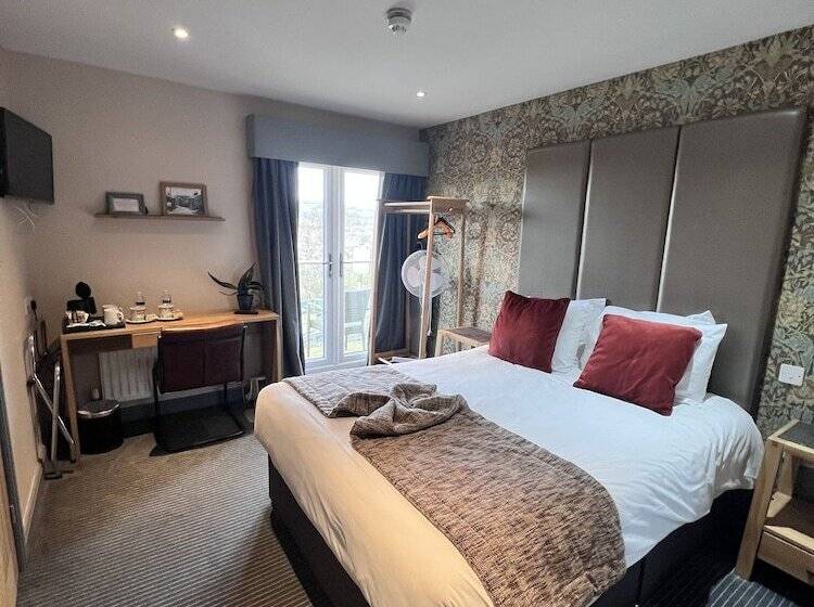 The New Hobbit Hotel Rooms