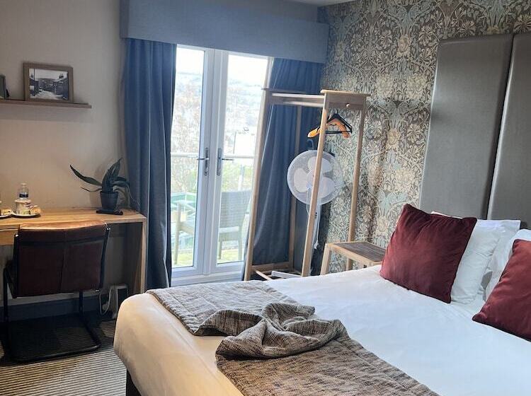 The New Hobbit Hotel Rooms