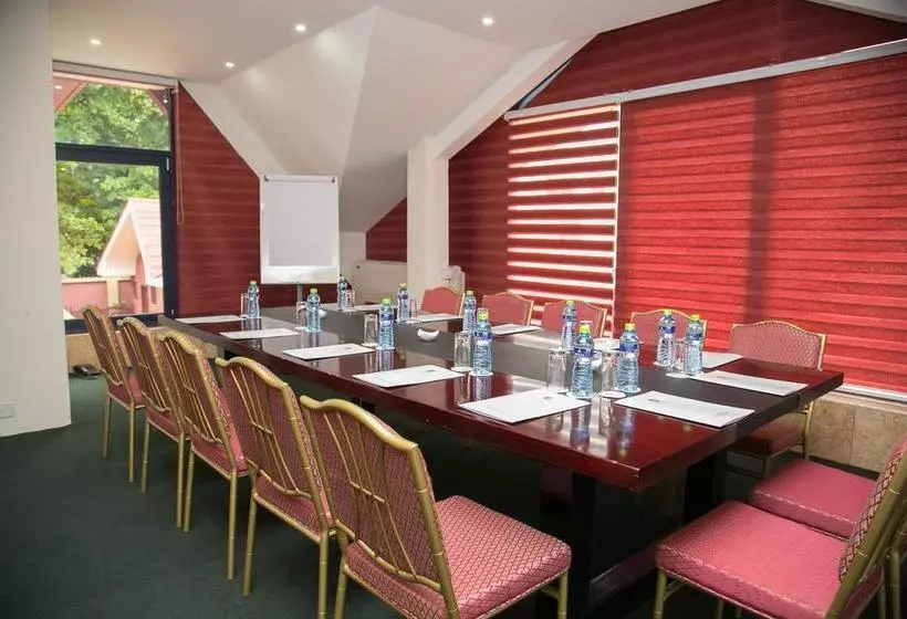 Alisa Hotel Labone