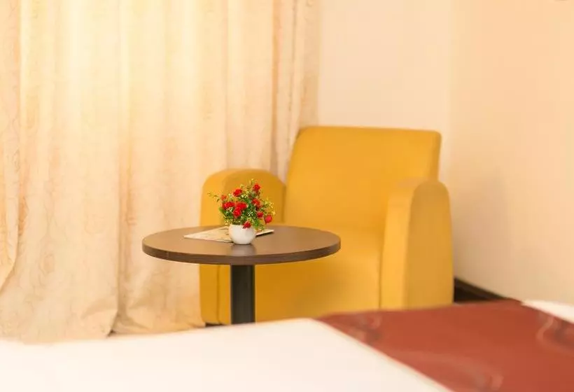 Alisa Hotel Labone