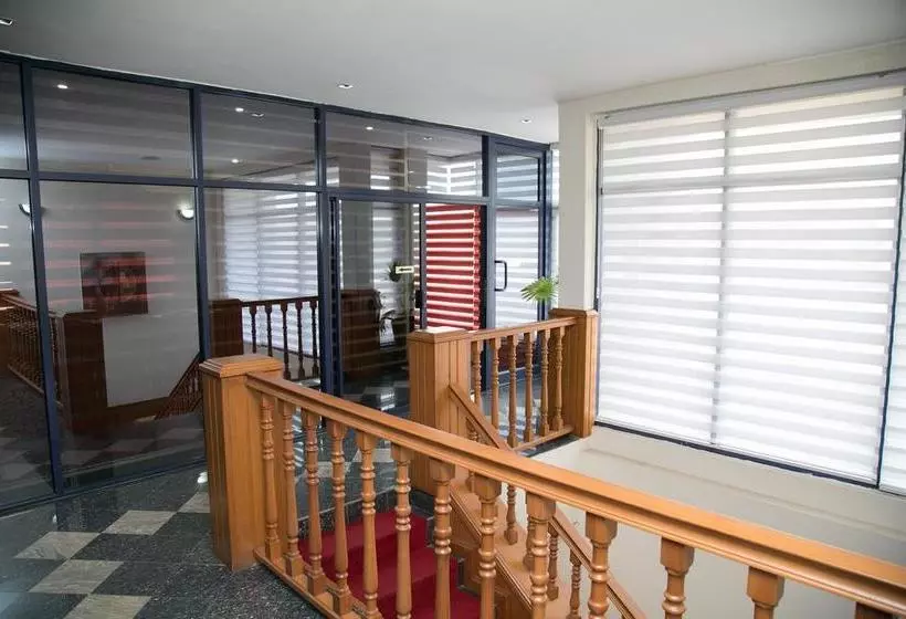 Alisa Hotel Labone