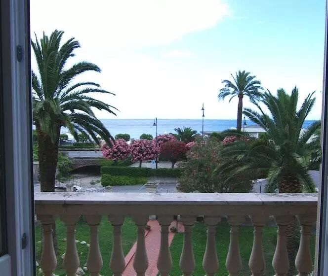 ホテル Albergo Madri Pie
