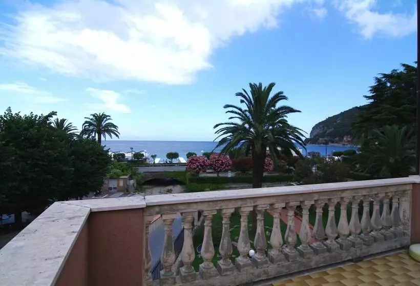 ホテル Albergo Madri Pie