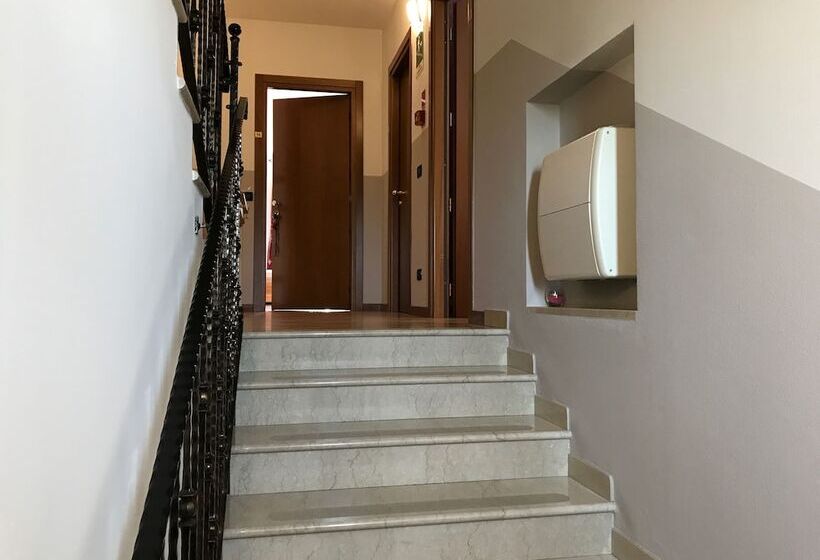 Отель Albergo Quattro Pini