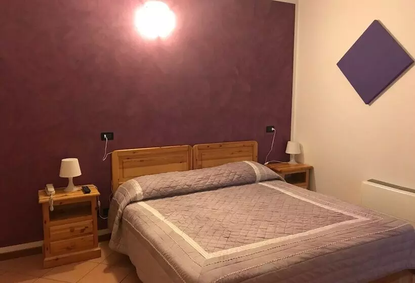 ホテル Albergo Quattro Pini