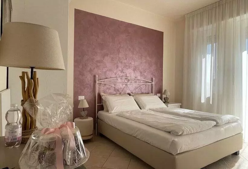 هتل Betty's House