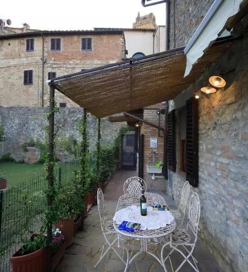 ホテル Fabio Apartments San Gimignano