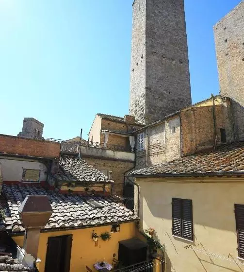 ホテル Fabio Apartments San Gimignano