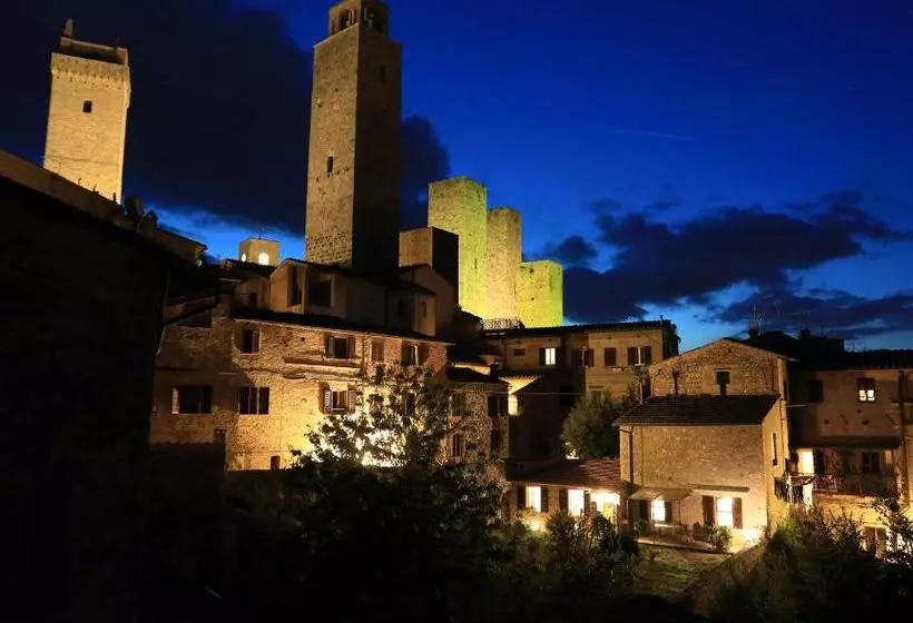 ホテル Fabio Apartments San Gimignano