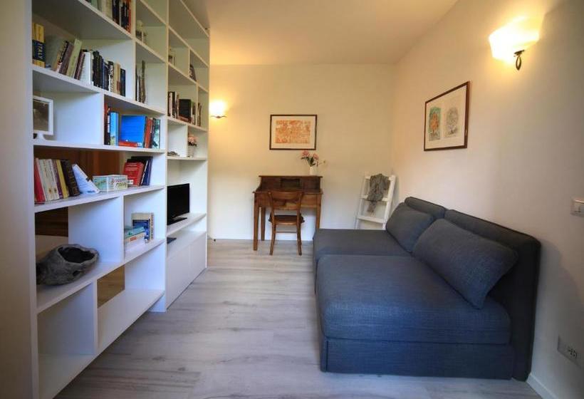 Отель Fabio Apartments San Gimignano